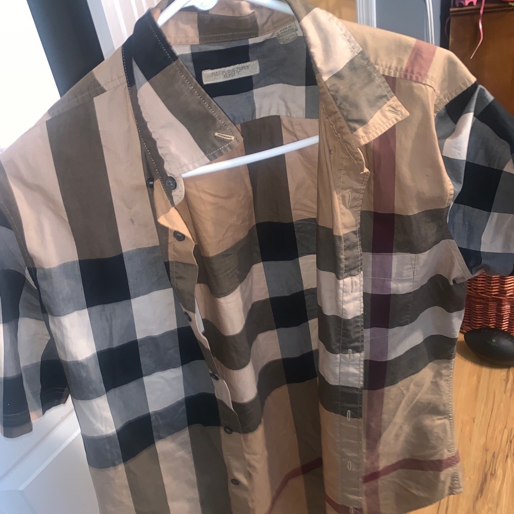 Burberry men’s Medium shirt